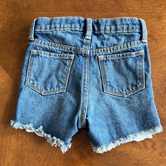 ✨4 for 12 Old Navy Jean shorts 3T - Picture 2 of 4